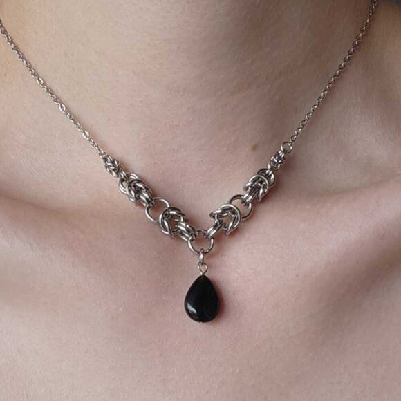 Victorian gothic onyx choker chainmail necklace with a small silver chain - Picture 3 of 8